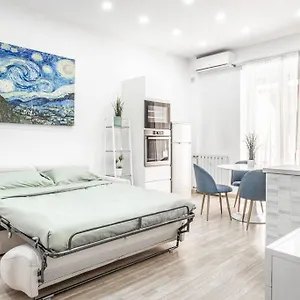 Artistic House Navigli-duomo Netflix & Design , Milan Italy
