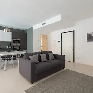 Porta Nuova Bright And Roomy Flat , Milan Italy